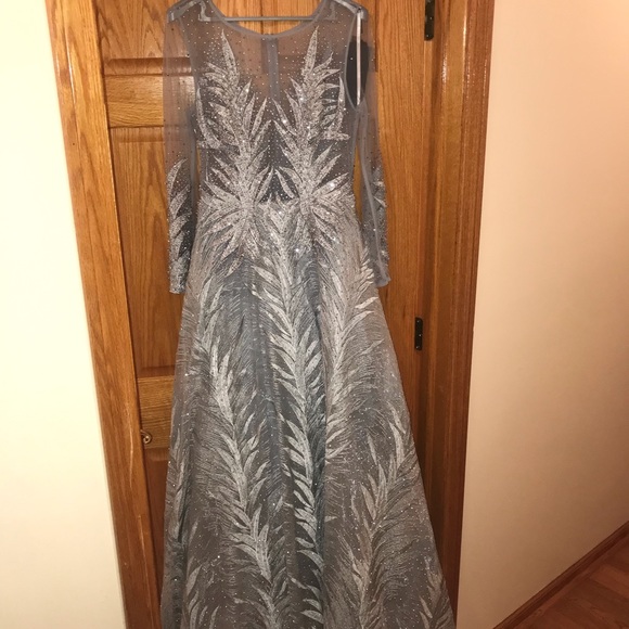 LARA Long Sleeve Gown - Picture 7 of 11